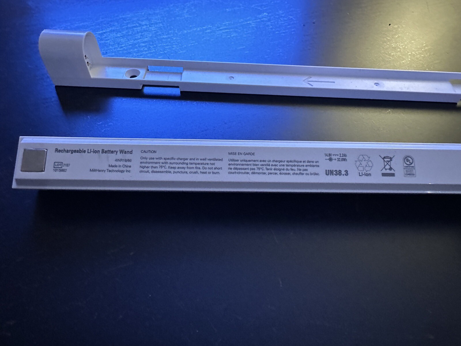 Hunter Douglas Rechargeable Lithium Battery Wand w/ Mounting Bracket