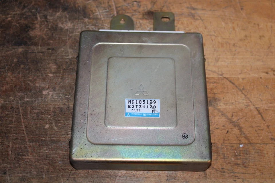 MITSUBISHI MIGHTY MAX 1993 2,4 L MT ECM ECU MÓDULO DE MOTOR computadora MD185189 Foto 2 de 4