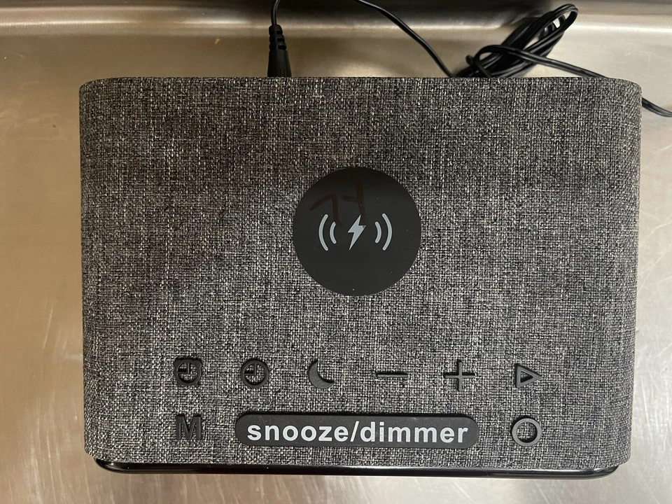 CARGADOR DE TELÉFONO y Altavoz Bluetooth 5 en 1, Reloj VAVA VOOM 27VA-SK008 Dispositivos Qi Foto 3 de 4