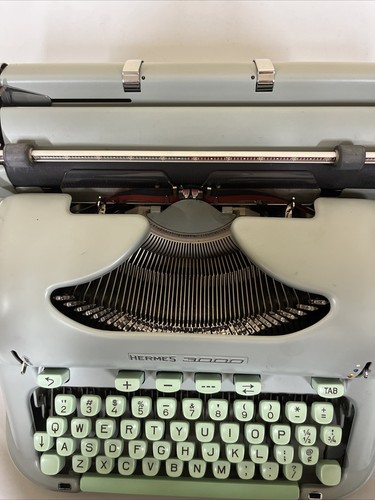 VTG Hermes 3000Typewriter With Case/ Mint Color/ TESTED&WORKING - Picture 4 of 12
