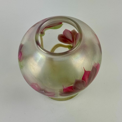 Vaso iridescente vetro arte Orient & Flume Ed Alexander con fiore color pastello - Foto 5 di 9