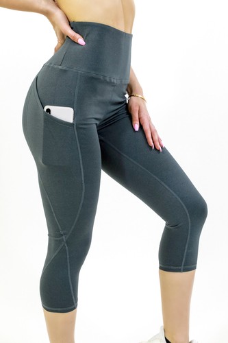Seajoy Athletic High-Waisted Capri Leggings with Hip Pockets - Picture 1 of 23