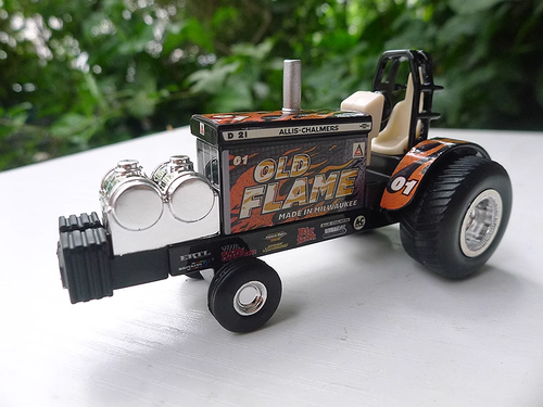 2024 ERTL 1:64 PULLER Allis-Chalmers D21 *OLD FLAME* Pulling Tractor NIP - Picture 6 of 9