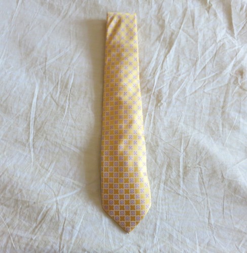 Valentino Italian Woven Silk Men's Tie Yellow 59x3.25 MSRP $150.00 NWT - Picture 1 of 5