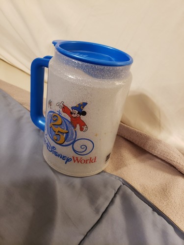 VTG Walt Disney World 1996 25th Anniversary Plastic Refillable Souvenir Mug Cup - Picture 3 of 10