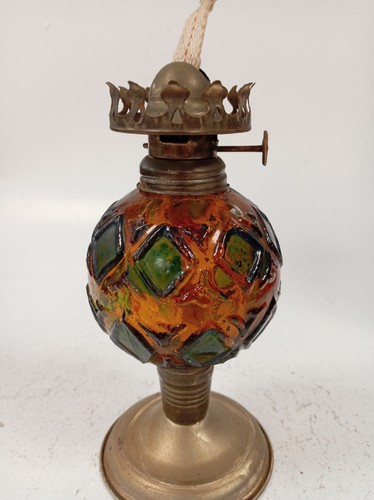 Vintage Brass and Stained Glass Oil Lamp with Wick - Ornate Design Collectible - Picture 2 of 7