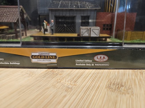 Menards 279-5002 HO Gauge Dakota Cabinet Shop Gold Line Collectible Building - Picture 3 of 13