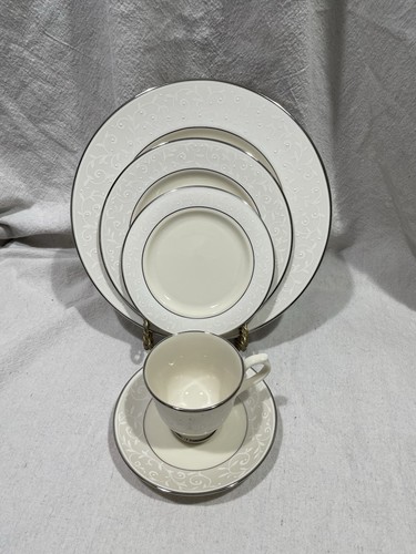Lenox Pearl Innocence 5-teiliges Gedeck Fine China nagelneu in orig. Box