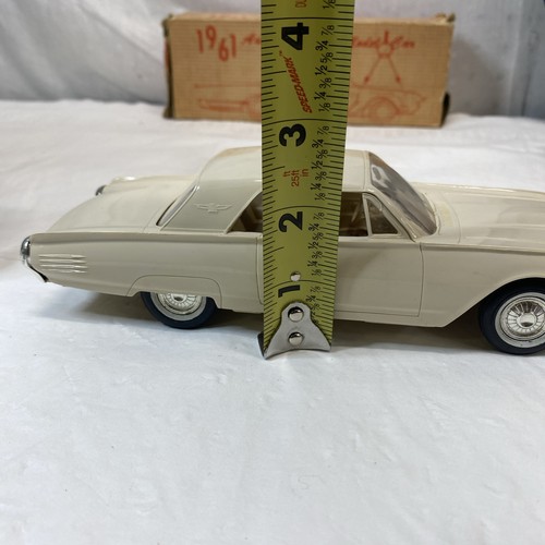 Ford Thunderbird 1961 de colección concesionario promoción 1/25 caja original T-bird crema techo rígido 2 puertas - Imagen 12 de 15