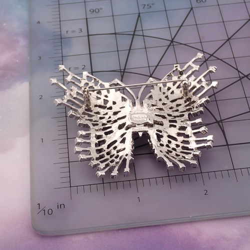 Broche prendedor vintage Nolan Miller púrpura AB estrás mariposa tono plata - Imagen 5 de 5