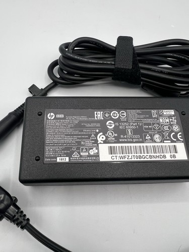 Genuine HP 751889-001 19.5V 3.33A 65W AC Power Adapter Charger - Picture 2 of 3