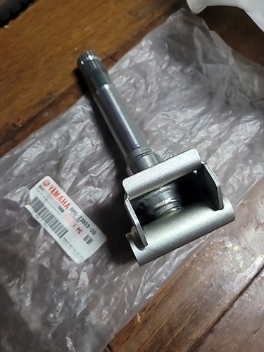 2012 Yamaha Apex Ski Column Spindle Right Left 8HG-23803 Vector Venture 11-17 - Picture 4 of 13