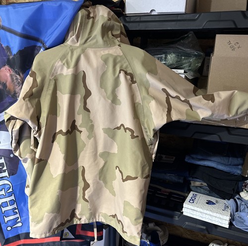 US Military Cold Weather Parka Gore Tex Hooded Desert Camouflage Size Medium Reg - Picture 2 of 9
