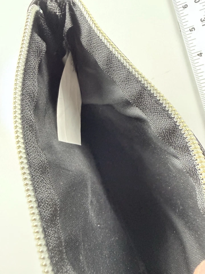 Adrienne Vittadini Studio 黑色化妆包旅行袋 7x5 拉链 — 第 3/4 张图片