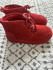 UGG Neumel II Boys Size 2 Youth Red Winter Fur Outdoor Suede Chukka Boots EUC
