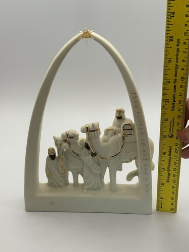 Beautiful 2004 Nona Bailey Nativity Christmas Porcelain White - Picture 6 of 7