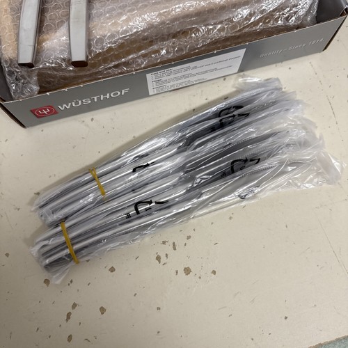 Wusthof 8 piece Presentation steak knife set NEW With wood box 1089510801 - Picture 13 of 22