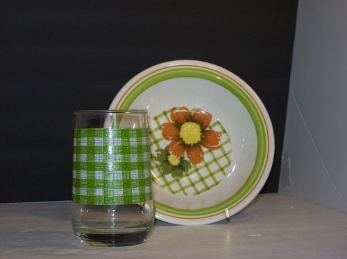 VINTAGE NIKKO GREEN "CRISSCROSS"  BOWL AND MATCHING WHITE & GREEN CHECK GLASS  - Picture 2 of 5