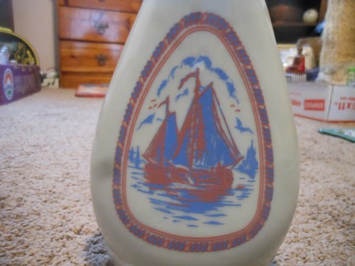 1963 GILBEY'S SPEY ROYAL SCOTCH WHISKEY MILK GLASS BOTTLE, BOATS, WINDMILL - Picture 5 of 12