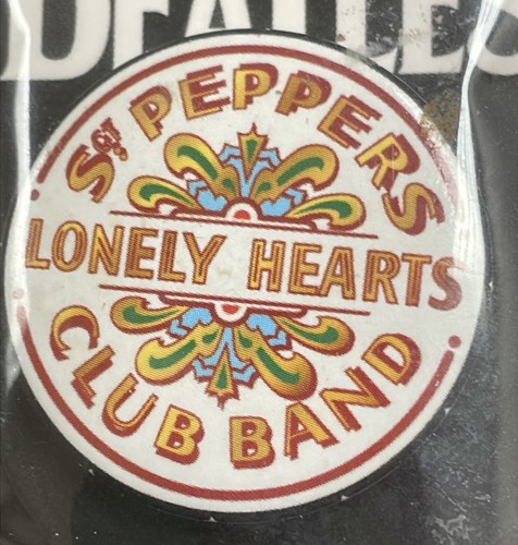 New 4 Beatles Pins buttons badges - Sgt Peppers Lonely Hearts Club Band - Picture 2 of 7
