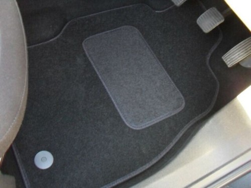 Fits Fiat Punto 2012-onwards Fully Tailored Deluxe Car Mats in Black - Picture 9 of 12
