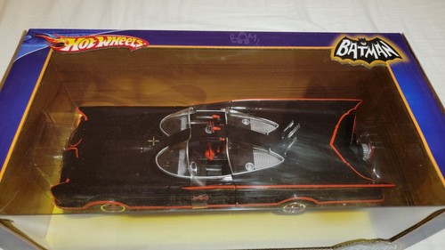 Hot Wheels 1966 Batmobile 1/18 L2090 - Foto 2 di 8