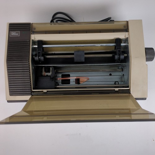 Impresora matriz de puntos Commodore C64 MPS 801 enciende sin probar para reparación de piezas - Imagen 5 de 17