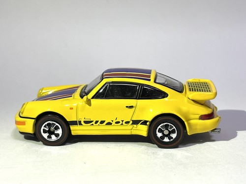 Schuco x Tarmac Works 1/64 Porsche P-911 Turbo gelb, Hot Wheels Redline - Bild 2 von 9
