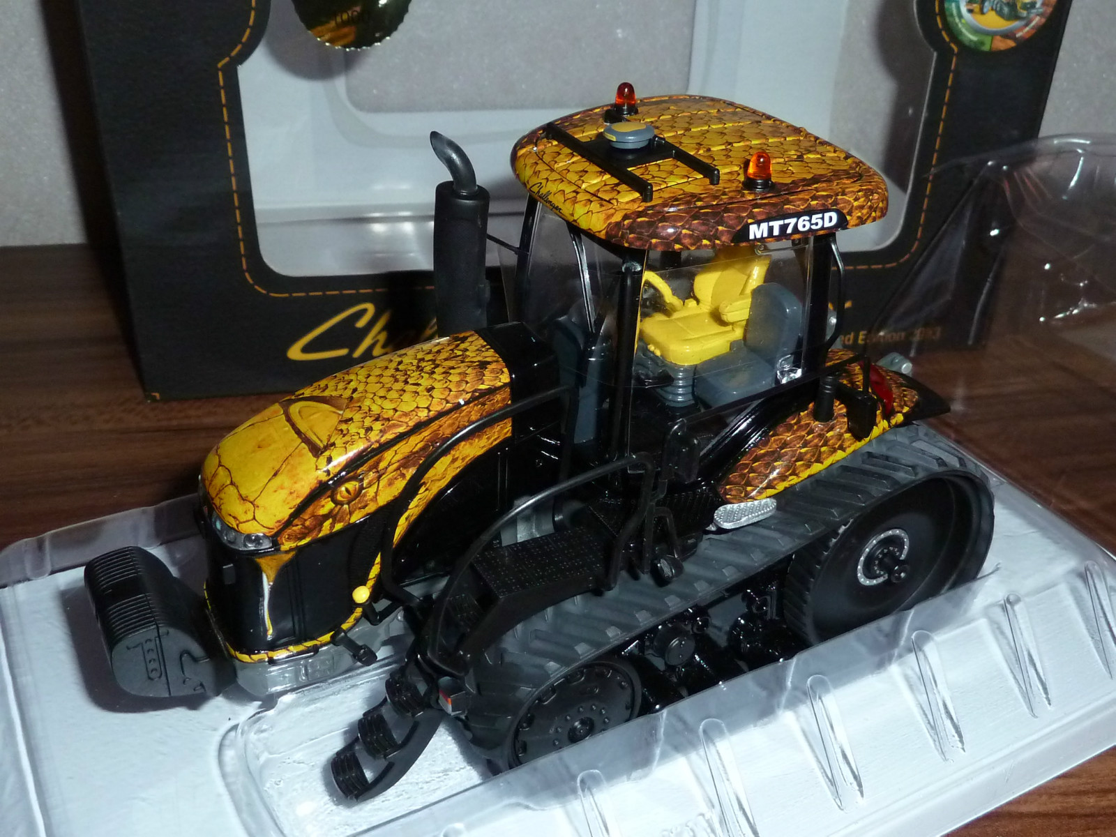 Challenger mt765d Field Viper Limited Edition 1000pcs. agritechnica no 2017 1 32 Challenger mt765d Field Viper Limited Edition 1000pcs. agritechnica no 2017 1 32