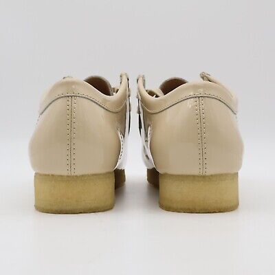 26176857 Supreme Clarks Patent Leather Wallabee Beige (Men's 26176857 Supreme Clarks Patent Leather Wallabee Beige (Men's