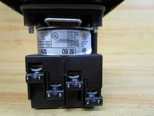 Telemecanique K2D0424US Electrique Selector Switch 09 39 - Picture 3 of 5