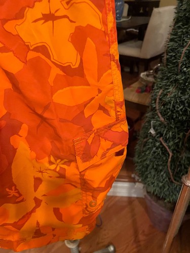 MEN'S REVERSIBLE BOARD SHORTS SIZE 32 (medium) in Orange/floral - Picture 7 of 8