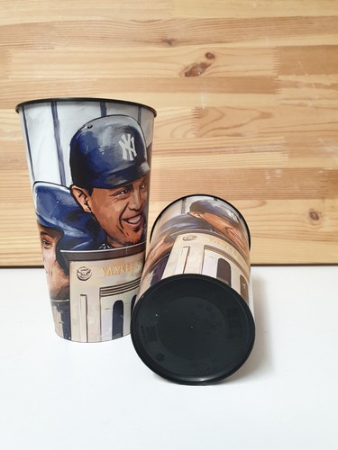 Two Yankees Churchill Container 32oz Plastic Beverage Cup - (c) 2018 MLB - Picture 5 of 6
