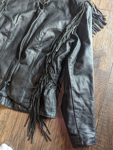 Chaqueta Harley Davidson Mujer Grande Mirage Cuero Negro Flecos con Emblema de Metal - Imagen 6 de 24