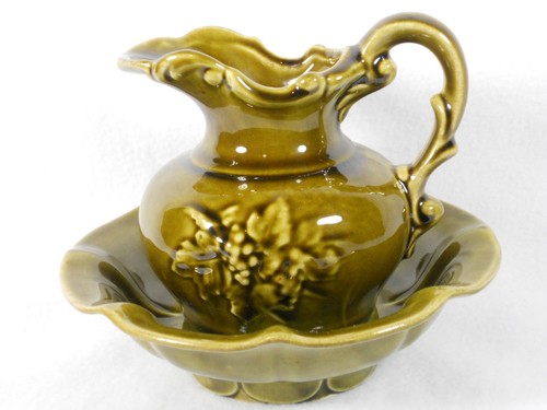 Vintage McCoy Pottery Olive Green Stoneware Pitcher,Wash Basin w/Grapevine , EUC - Picture 2 of 7