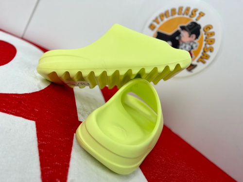 Yeezy Slide Glow Verde Talla 9 Hombre (Nuevo) - Imagen 3 de 8