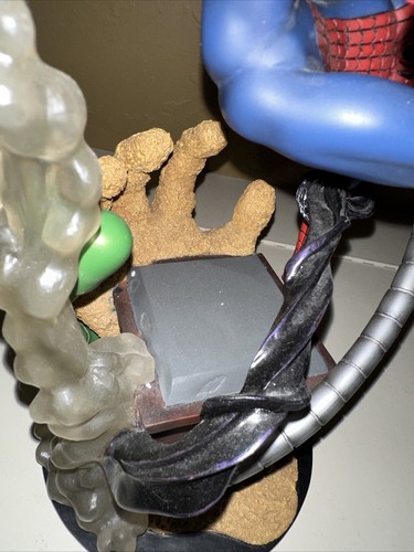 Marvel Milestones SPIDER-MAN (2004 Diamond Select) Art Asylum Sculpture Statue - Picture 6 of 21