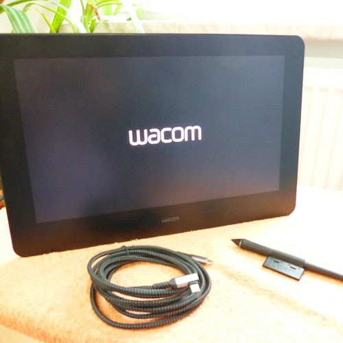 Wacom Cintiq Pro DTH167 16 Zoll UHD mit Ständer Pen TOUCH & STIFT Grafik Monitor - Afbeelding 1 van 15