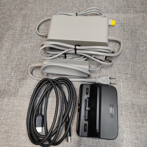 Nintendo Wii U 32GB White Console Bundle w/Gamepad & Cables & Splatoon READ - Foto 15 di 16