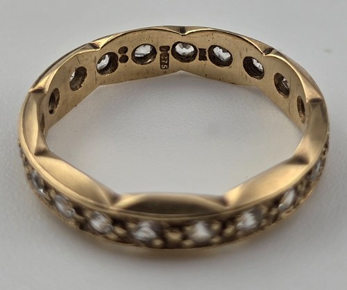 2.08g 9ct Yellow Gold Scallop Edge Vintage Eternity Ring Size L White Stones 375 - Picture 3 of 10