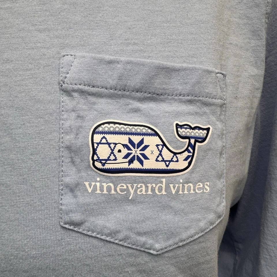 Camisa Vineyard Vines Happy Hanukkah Janucá LS mediana azul claro para mujer Foto 3 de 4