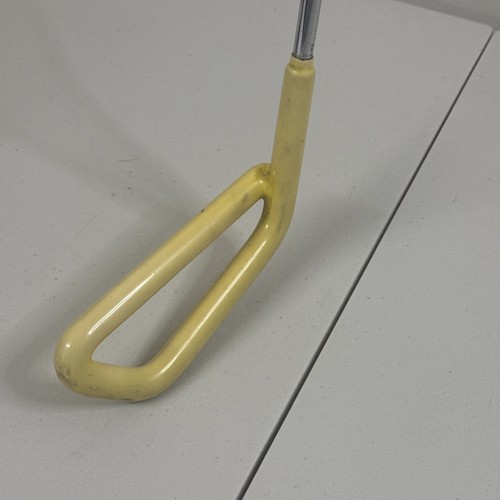 A.S.S.I.S.T. By Matzie Golf Swing Training Aid Trainer Grip RH Yellow 39-Inch - Picture 2 of 3