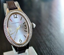 RETRO ISAAC MIZRAHI ELEGANT OVAL STONES BEZEL DIAL QUARTZ WOMEN'S GOLDEN WATCH