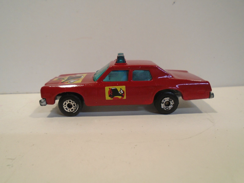 Matchbox Superfast Plymouth Gran Fury Fire Chief Car - Imagen 2 de 7