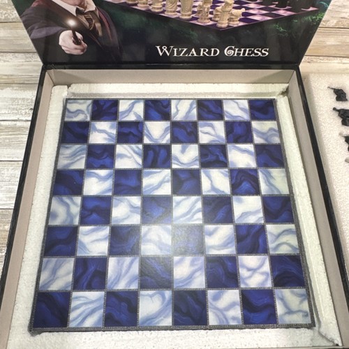Harry Potter Wizard Chess by NECA Complete In Box - Picture 3 of 5