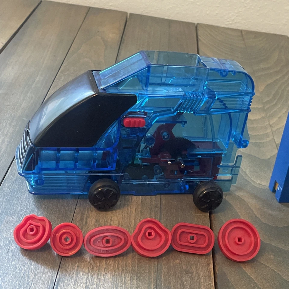 Complete 1994 Domino Rally Motorized Pathmaker w/2 Towers & 60 Dominos (UU) - Image 2 of 3