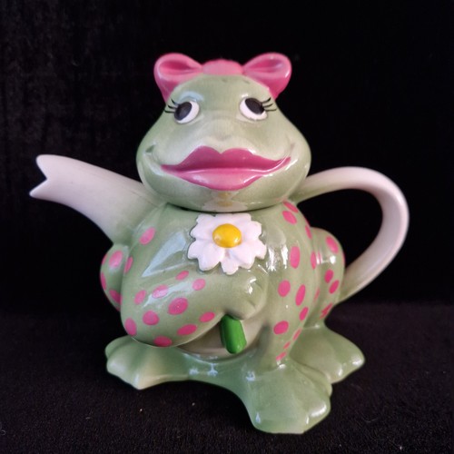 Cute Vintage Ceramic Novelty Teapot "Miss Frog With Pink Lips, Bow & Spots"