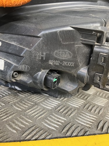 2008-13 Kia Soul MK1 Offside Drivers Headlight 92102-2KXXX - Picture 15 of 18