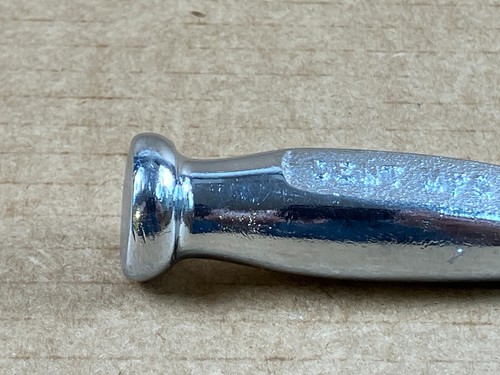 Abridor de botellas vintage de cromo sólido pesado abolladura Mfg Co - Imagen 4 de 9