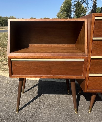 MCM BROWN & SALTMAN/JOHN KEAL / FULL BEDROOM SET/Dressers/Nightstands/Bed/Bench - Picture 6 of 18
